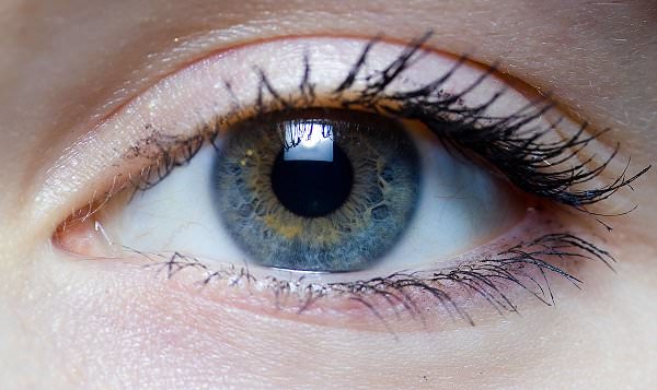 The secret to overcoming your painful past is, believe it or not, hidden within the eyes. (Laitr Keiows/Wikimedia Commons)