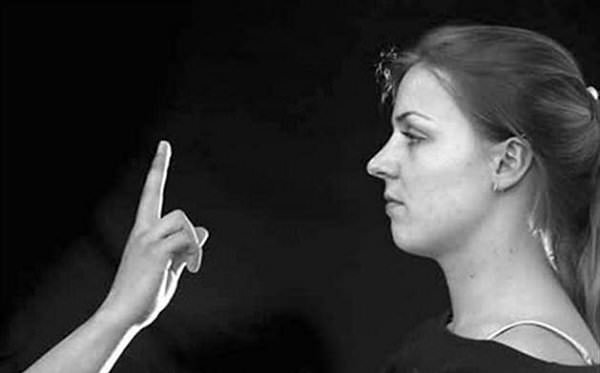The therapist leads the patient through several rapid eye movements while asking them to focus on the trauma they are attempting to overcome. (Photo via AwakeMind.org)