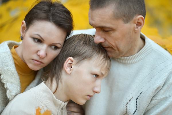 Relapse is difficult for the entire family, and they will need to lean on each other for support. (Ruslan Guzov/Shutterstock)