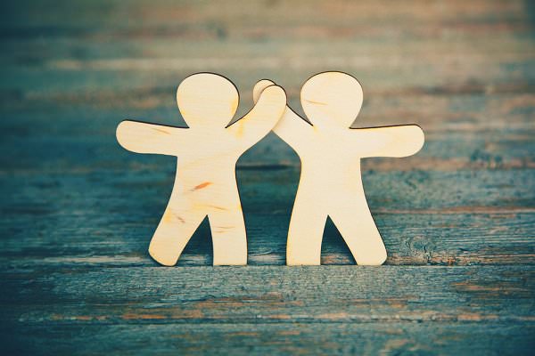 Instead of hating a person who has done you no direct harm, try reaching out to them in friendship instead. (A. and I. Kruk/Shutterstock)