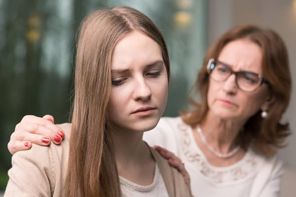 It is important for young people in recovery to feel that their families support their efforts to remain sober. (Photographee.eu/Shutterstock)