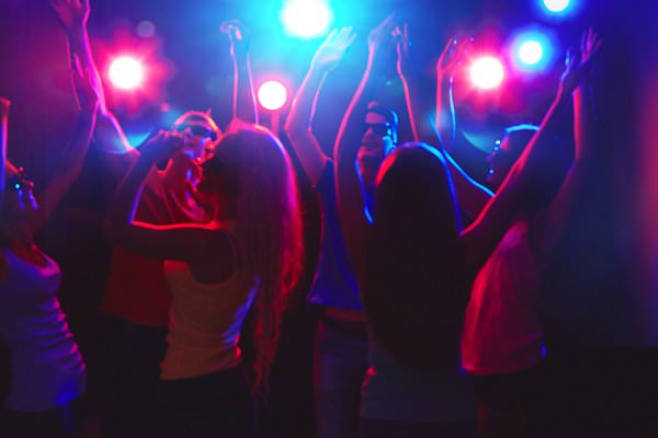 Many college-aged addicts and alcoholics feel they are missing out on the party scene. (Konstantin Chagin/Shutterstock)